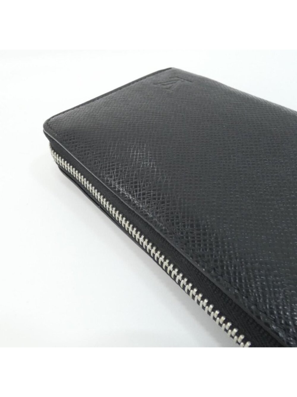 Louis Vuitton Taiga Zippy Wallet Horizontal - Picture 4 of 8